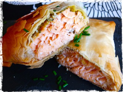 Salmón envuelto en masa filo